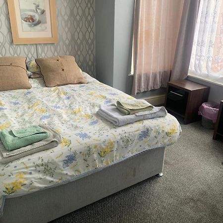 The New Macleods Guest House Blackpool Bagian luar foto